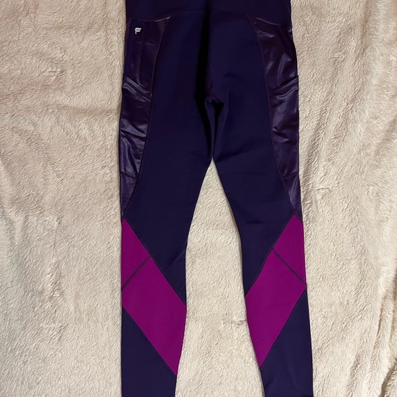 Fabletics Salar Statement Powerhold Legging Plum/Tulip Medium NWOT - Picture 6 of 12